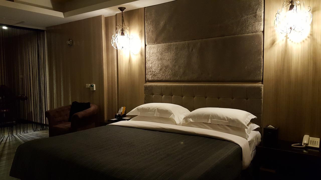 The Riverside Hotel & Motel Kaohsiung Exterior foto