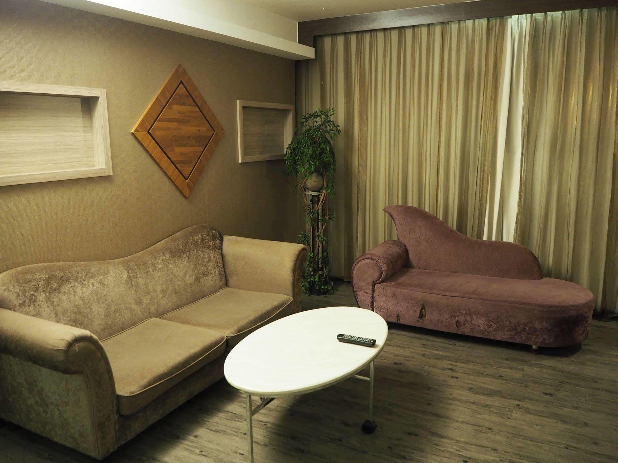 The Riverside Hotel & Motel Kaohsiung Exterior foto