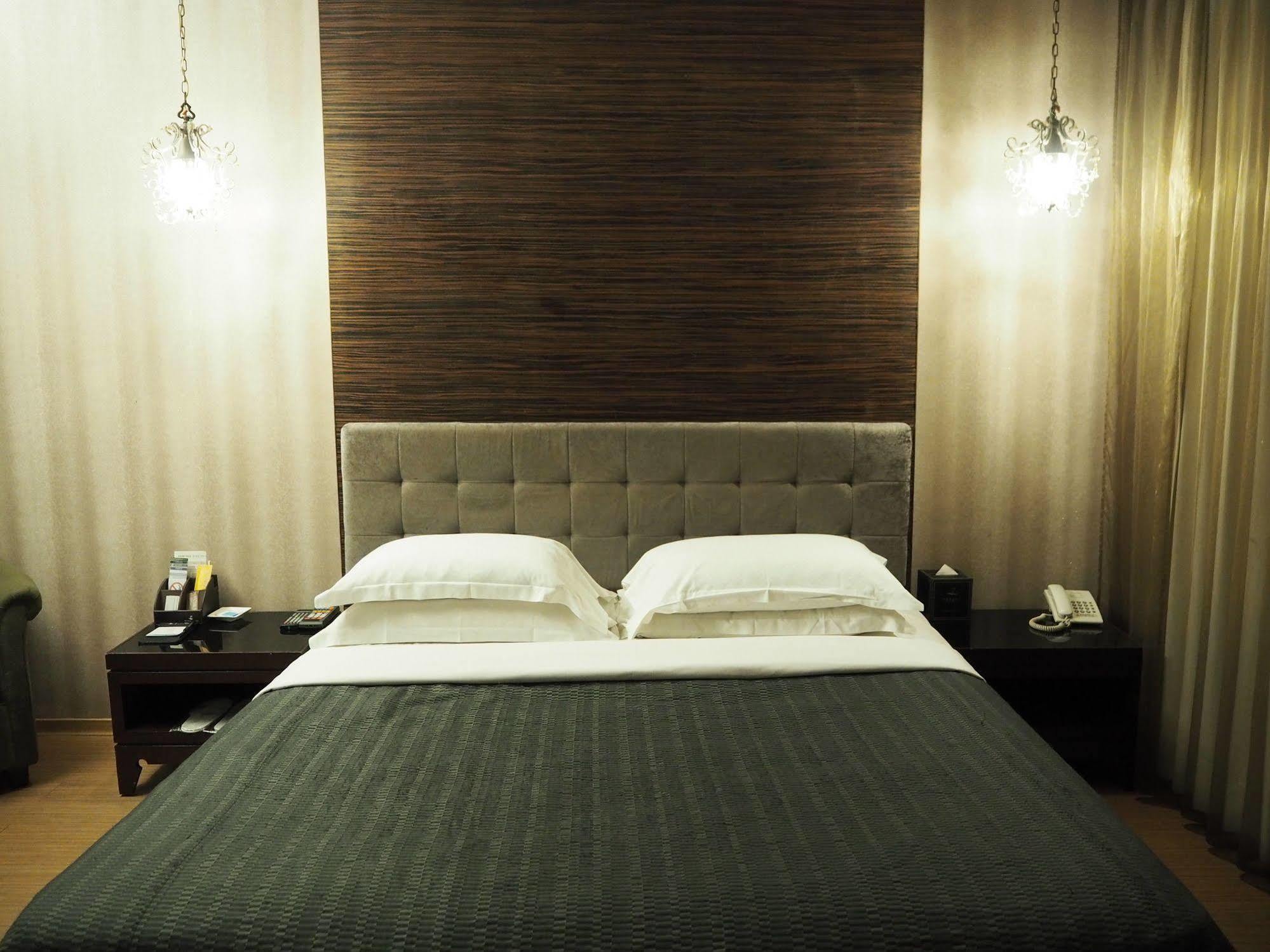 The Riverside Hotel & Motel Kaohsiung Exterior foto